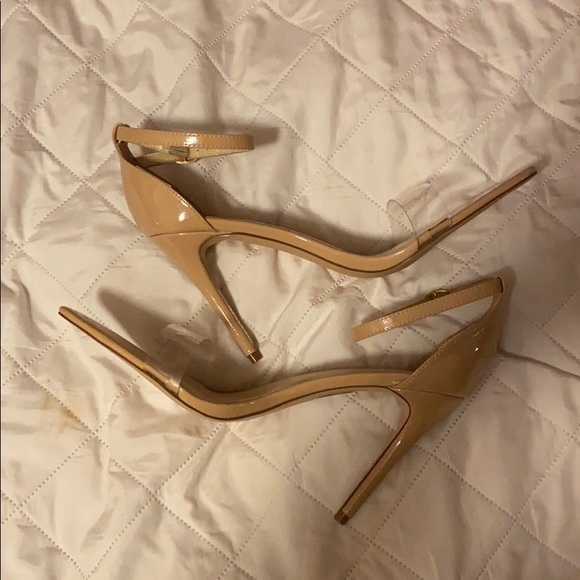 High Heels - Picture 3 of 5